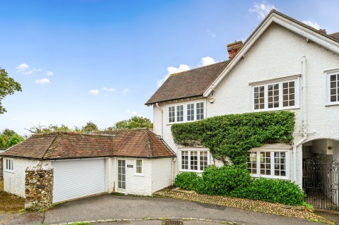 View Full Details for Alards, Barrack Square, Winchelsea TN36 4EG