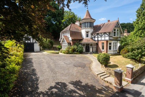 Lower Park Road, Hastings, East Sussex TN34 2LE