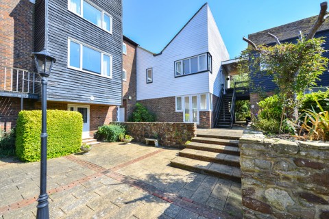 View Full Details for Meryon Court, Rye, East Sussex TN31 7LY