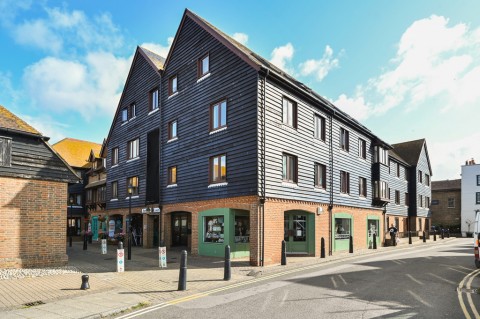 View Full Details for Strand Court, Rye, East Sussex TN31 7AY