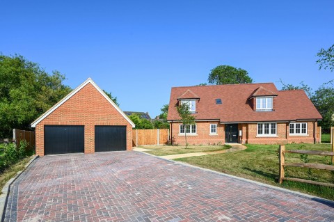 View Full Details for Aspen Lodge, Tenterden Road, Appledore, Ashford